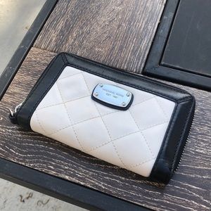 Michael Kors Wallet/Wristlet